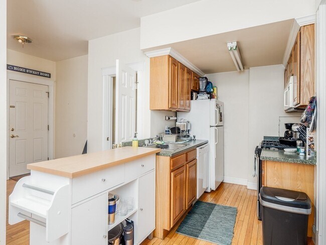 Foto del edificio - 546 E 8th St