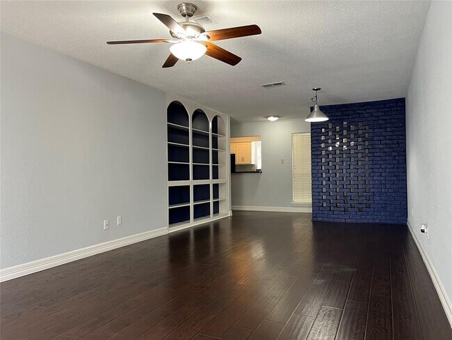 Building Photo - 856 Wax Myrtle Ln