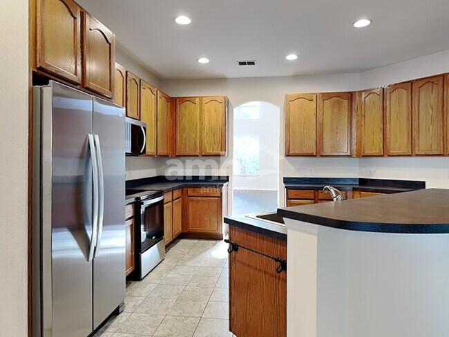 Foto del edificio - 1749 Oak Grove Chase Dr