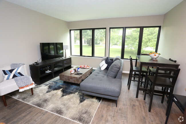 2BR, 1BA - 740 SF - Living Room - The August