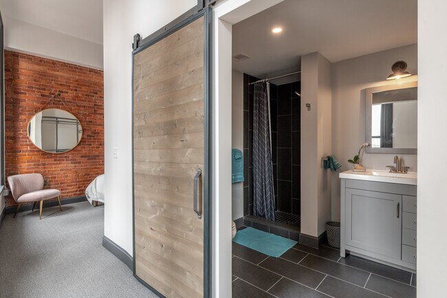 50 Plaza del Monumento - JM Real Estate Portland Rentals