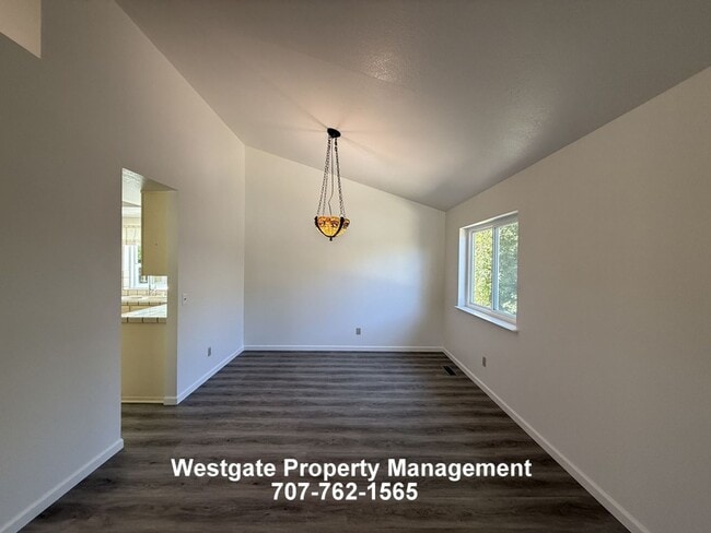 Building Photo - 1604 Cerro Sonoma Cir