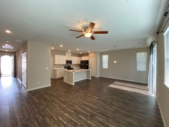 Foto del edificio - MORE PHOTOS TO COME!! Modern 3-Bedroom Home with Solar, Spacious Storage & Community Amenities