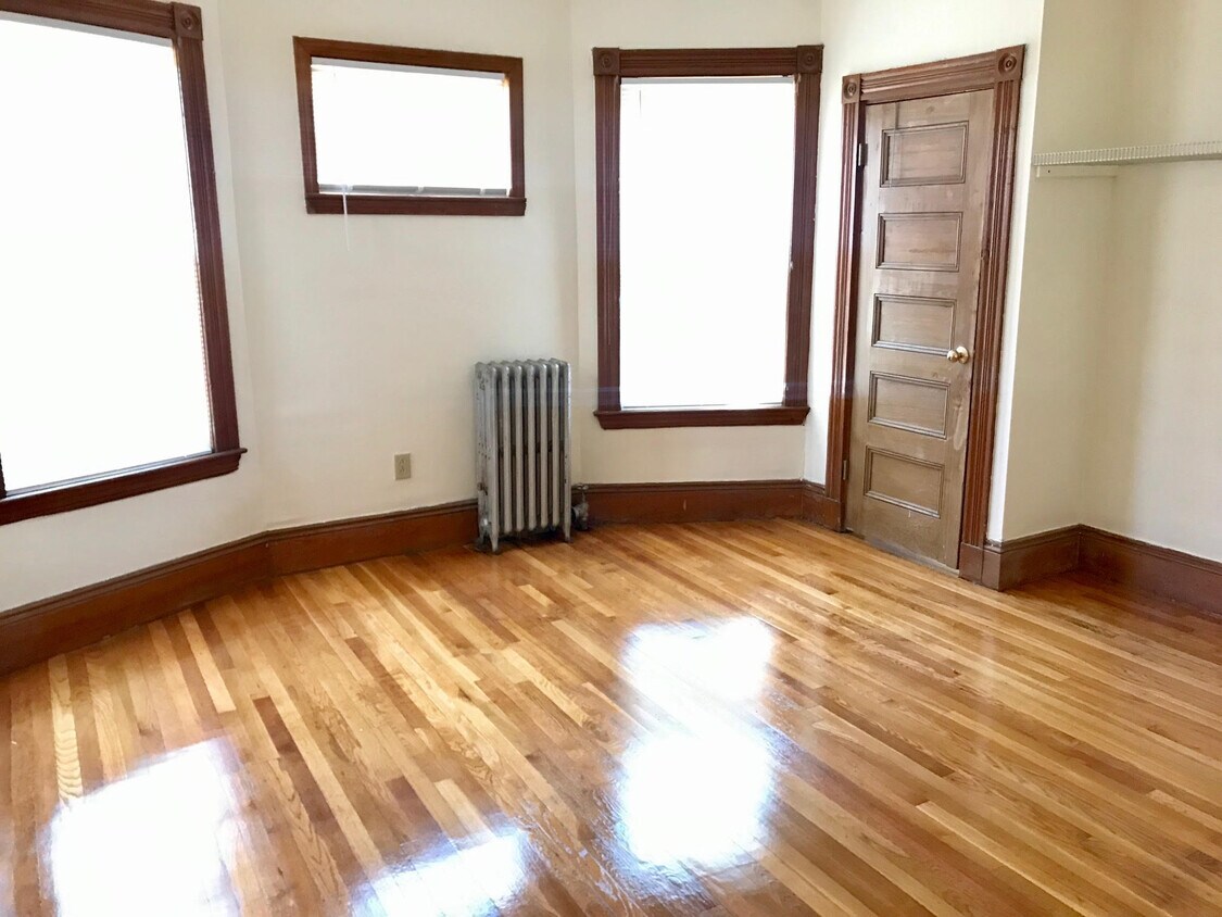 Primary Photo - 336 Centre St