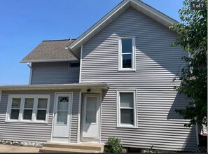 Building Photo - 1328 Evelyn St