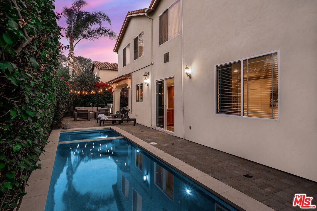 Foto principal - 15935 Archwood Ln