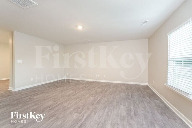 Foto del edificio - 133 Expansive Dr