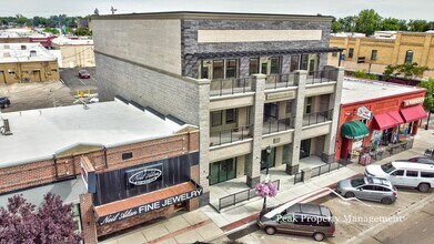 Building Photo - 120 12th Ave S