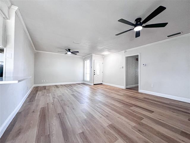 Foto del edificio - 8945 Flicker Ln
