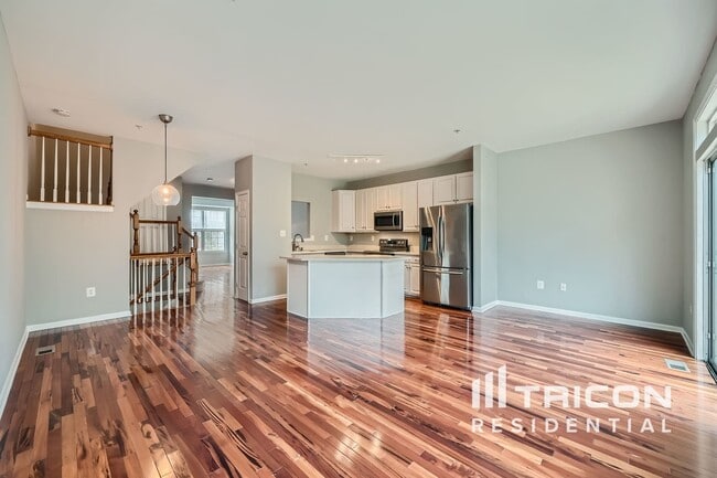 Building Photo - 8007 Apple Valley Dr