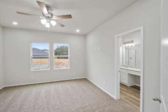 Building Photo - 106 Sai Manor