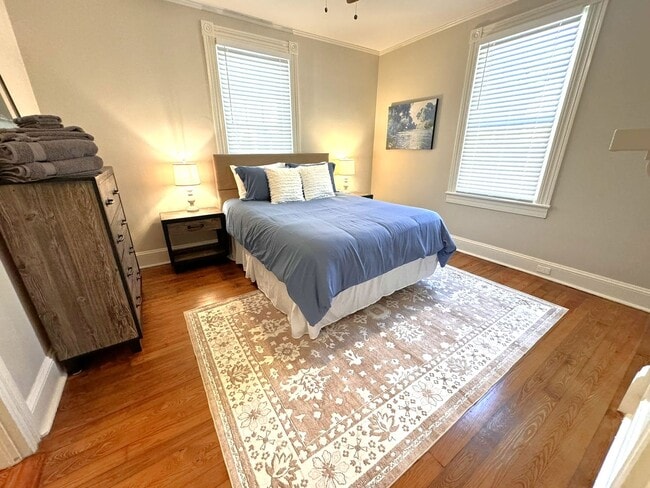 Building Photo - 3 Bed 1 Bath Modern Home