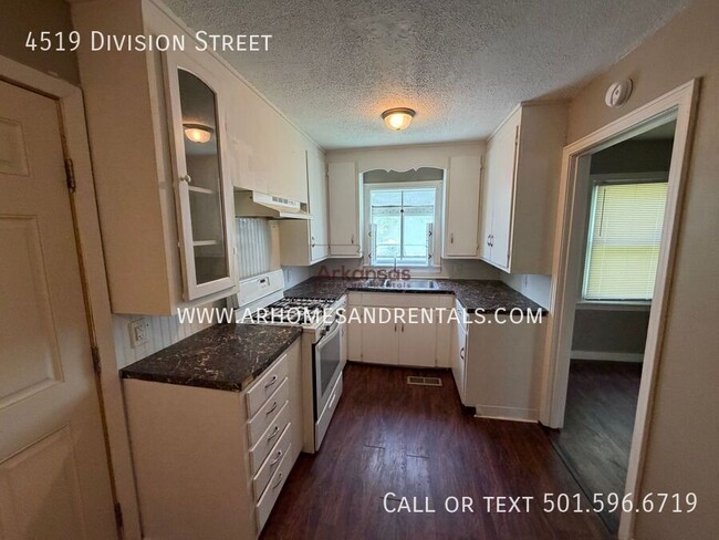 Foto del edificio - 4519 Division St