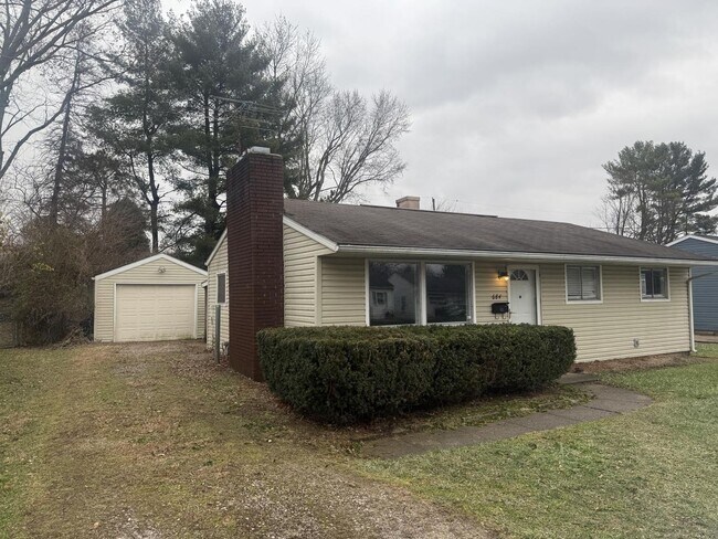 Building Photo - 684 Saratoga Ave