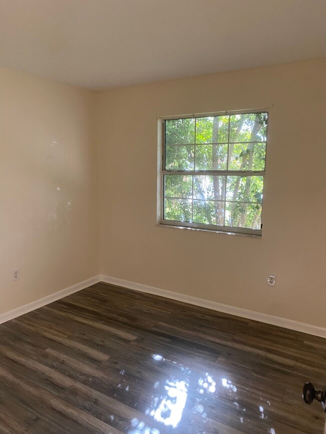 Foto del edificio - 701 Airoso Rd SE