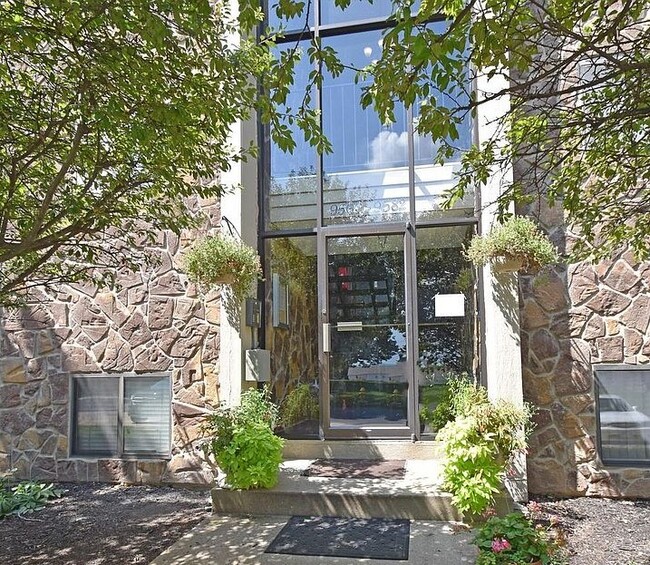 Building Photo - 9566 Cornell Ln