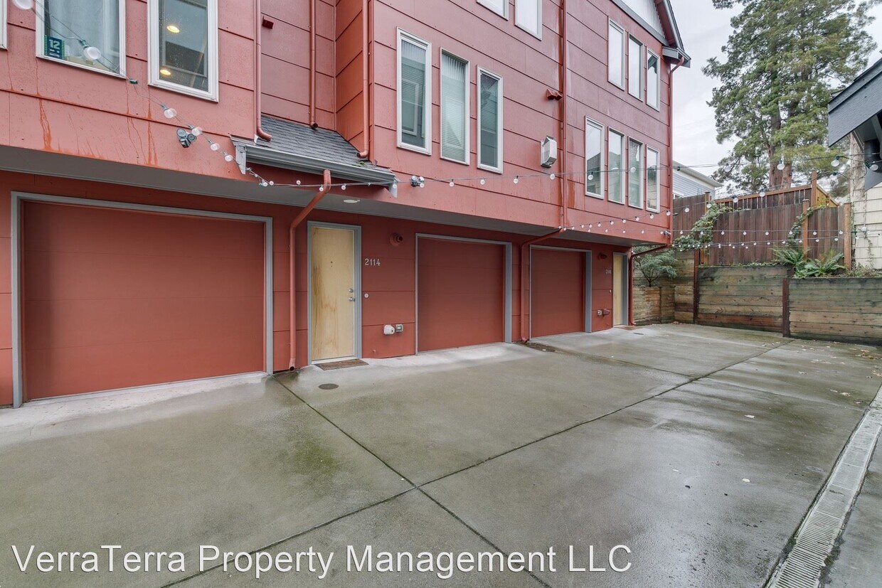 Primary Photo - 2 br, 1.5 bath House - 2116 S State St