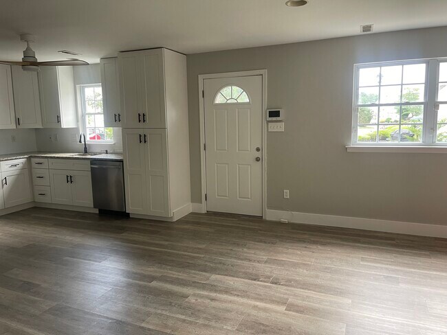 Foto del edificio - 301 Maxwell Ct