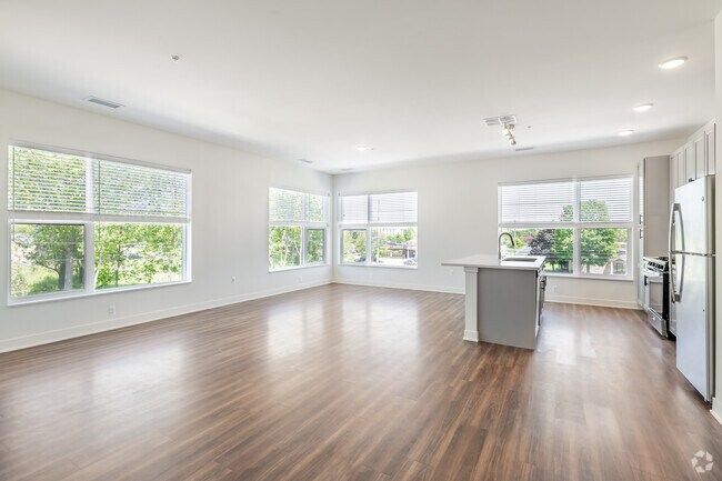 2 habitaciones, 2 baños - 1362 pies cuadrados - Comedor y sala de estar - Haverhill on Clark