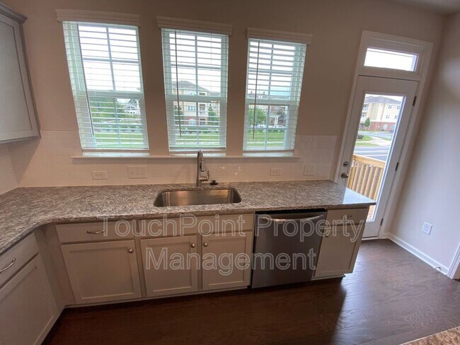 Building Photo - 15120 Holly Run Ln