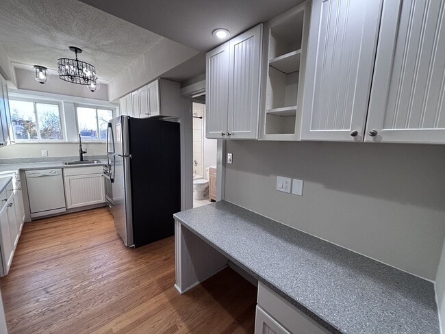 Foto del edificio - 7556 Byron Pl