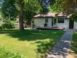 deck and 10,000 sq ft lot - 2715 Sunnyview Ln
