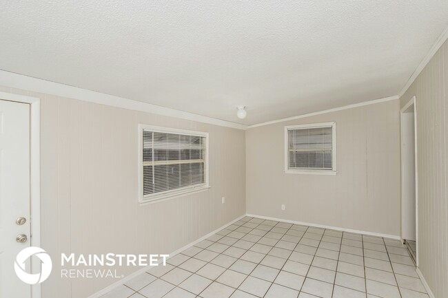 Building Photo - 2365 Dordon Dr