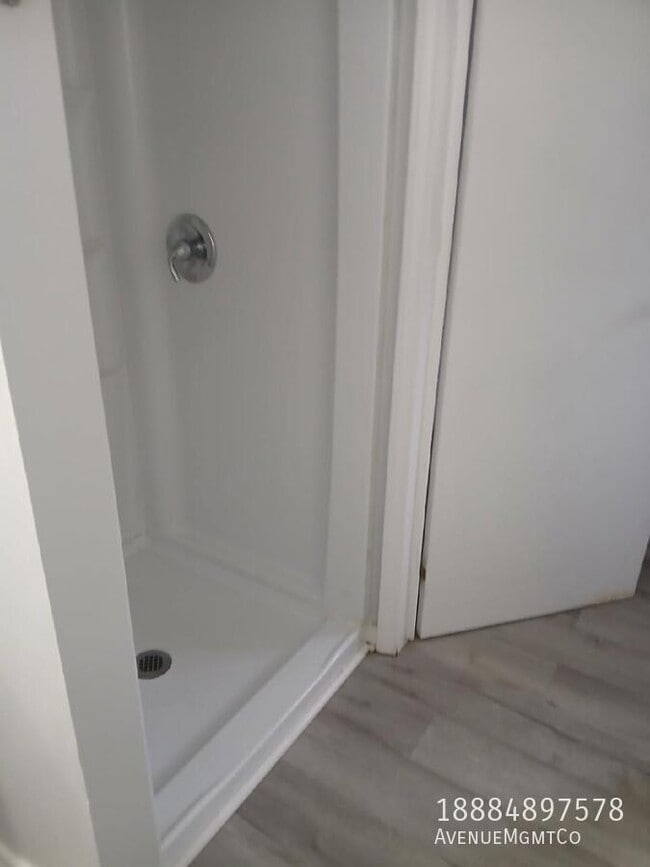 Foto del edificio - 715 23rd St NW