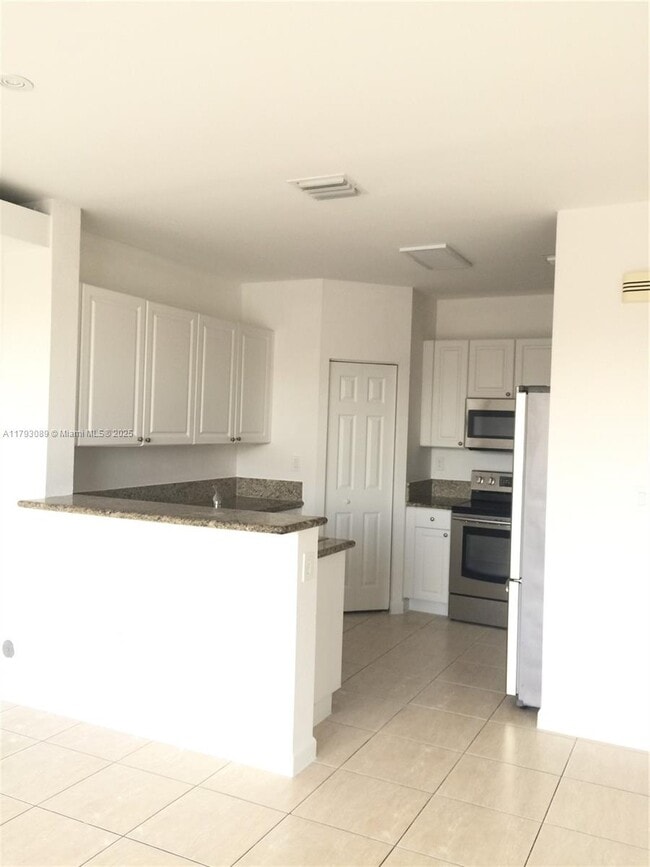 Foto del edificio - 11192 NW 73rd St