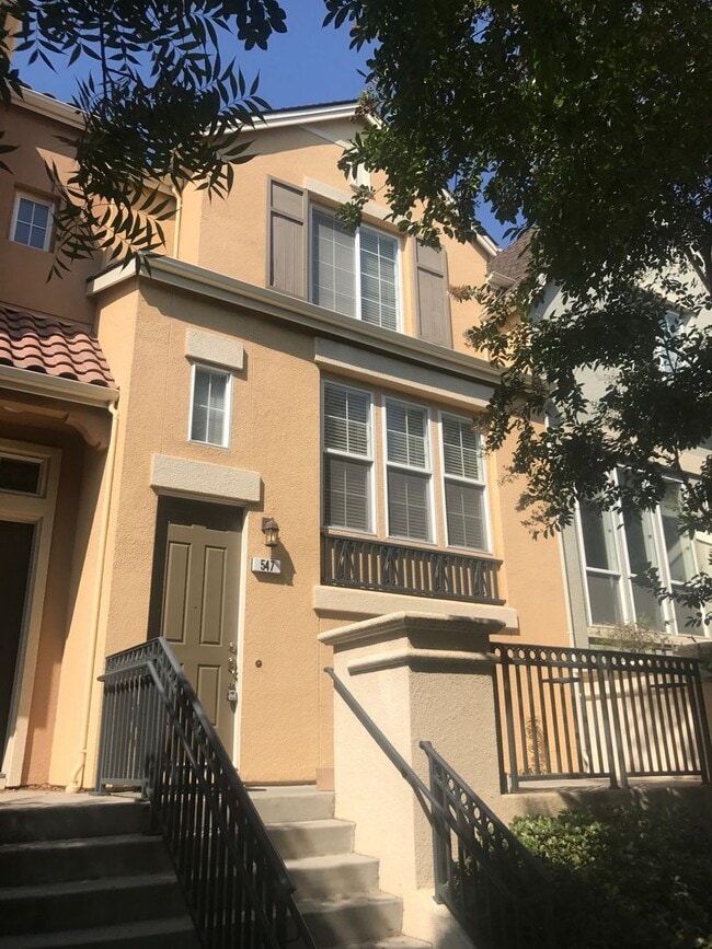 Building Photo - UPGRADED HOME IN HIGHLY CENTRAL SETTING.  RARE 3-BED/3-BATH FLOOR PLAN!