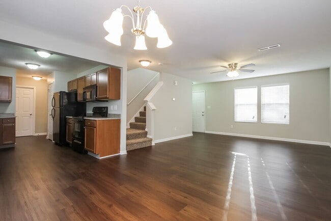 Foto del edificio - 3327 Grove Berry Ln