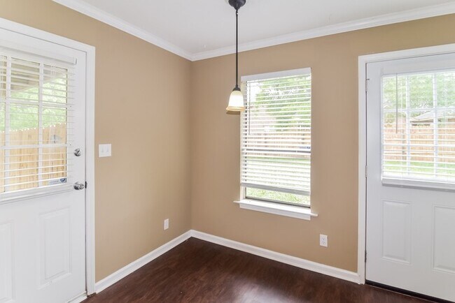 Foto del edificio - Gorgeous 4 Bedroom in Montgomery!