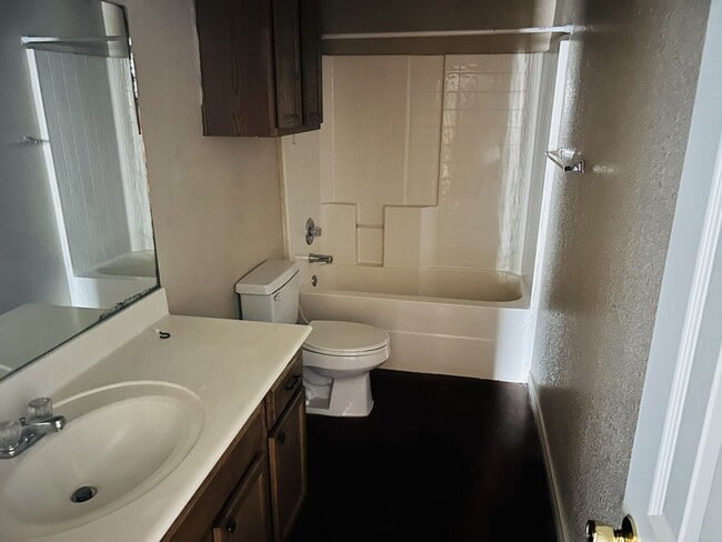 Foto del edificio - 2009 Charleston Ct