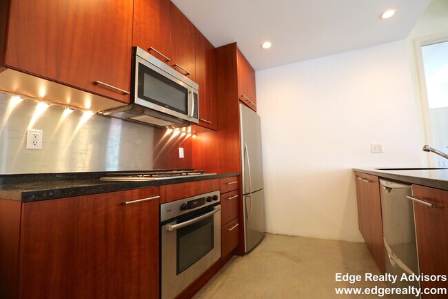 Foto del edificio - 35 Fay St