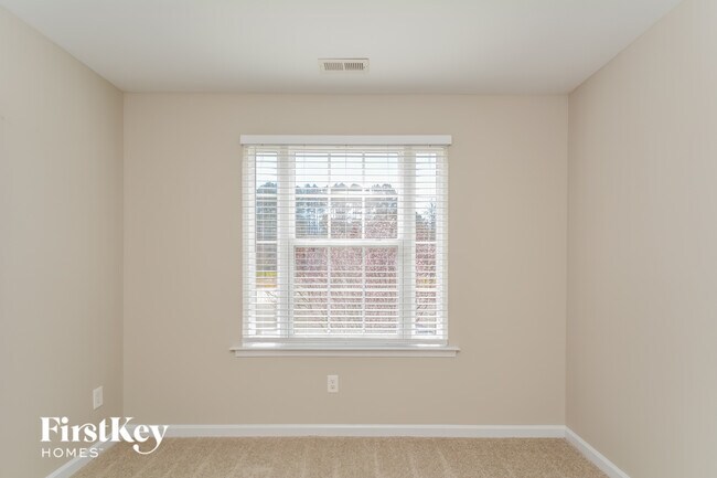 Building Photo - 6 Linkside Ct