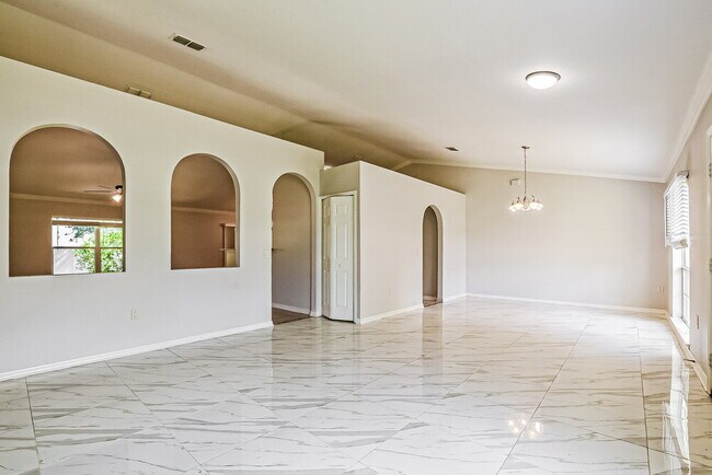 Foto del edificio - 801 Clear Brook Ct