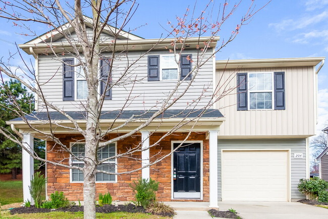 Building Photo - 204 Ravenridge Ct