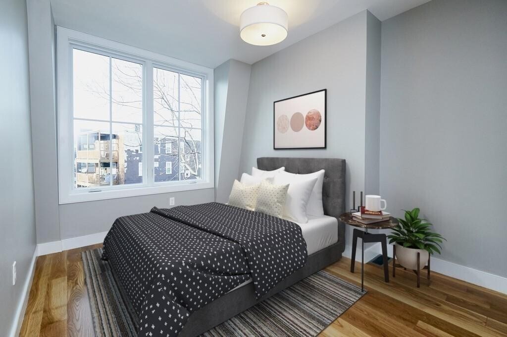 Foto principal - 145 Stoughton St