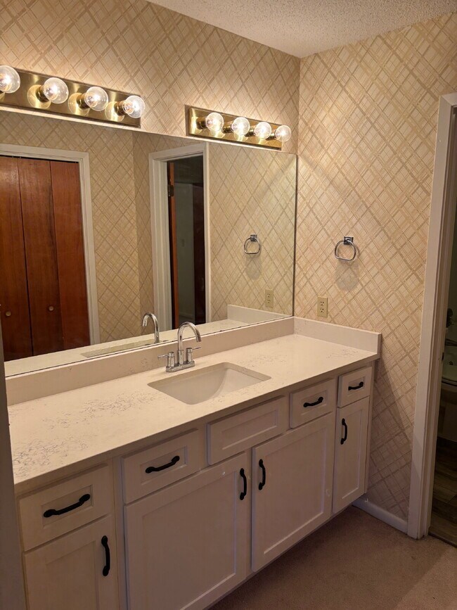 Foto del edificio - "Charming 2-Bedroom Townhouse in Mary Esth...