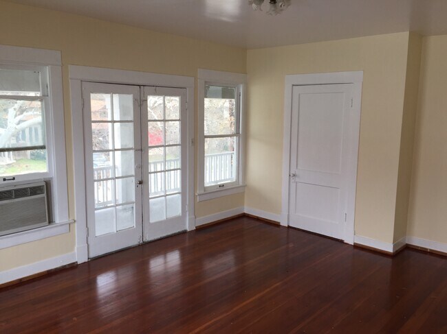 Foto del edificio - 112 E Courtland Pl