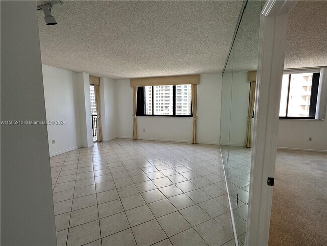 Foto del edificio - 540 Brickell Key Dr
