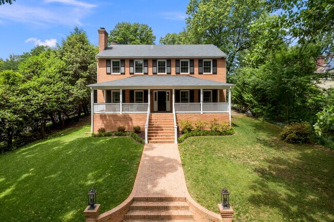 Building Photo - 6916 Seven Locks Rd
