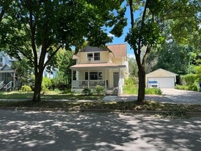 Building Photo - 121 S Spruce St