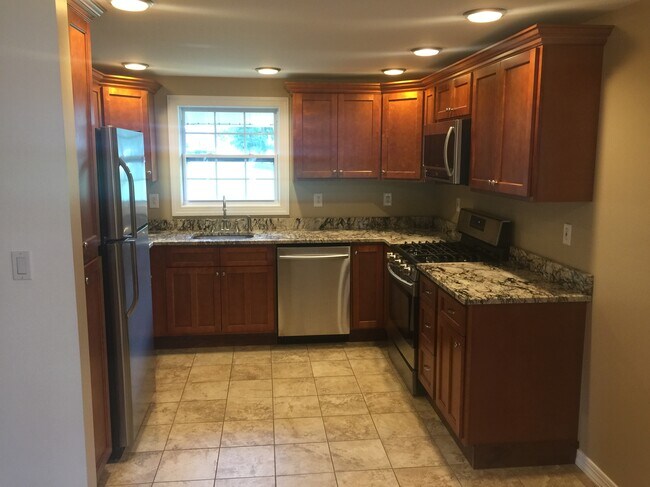 Foto del edificio - 3207 Valley Pl