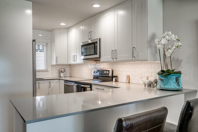Foto del edificio - 1110 Sherwood Ln