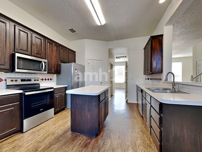 Building Photo - 601 Ridgemont Dr