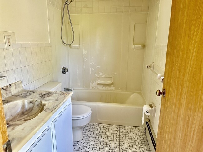 Building Photo - 230 Summer St