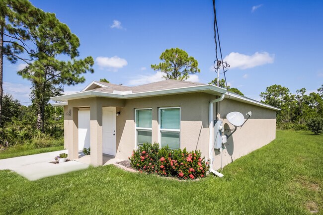 Foto del edificio - 12280 Hindle Ave