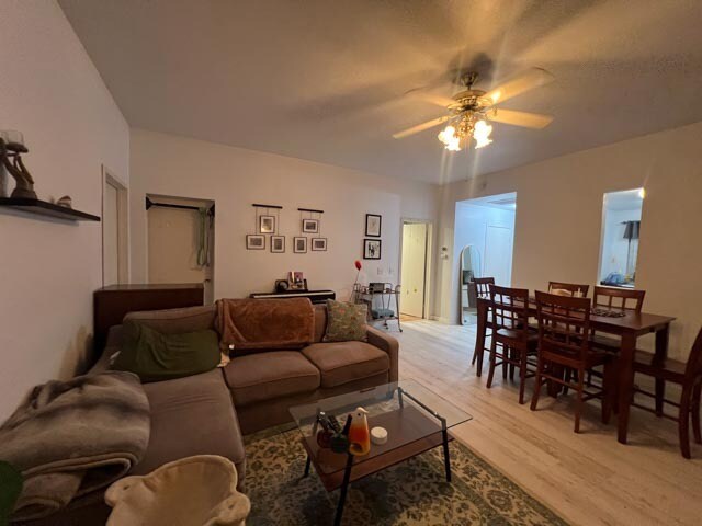 Foto del edificio - 5512 Cathedral Oaks Rd