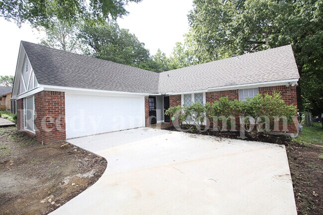 Foto del edificio - 3039 Morningview Dr